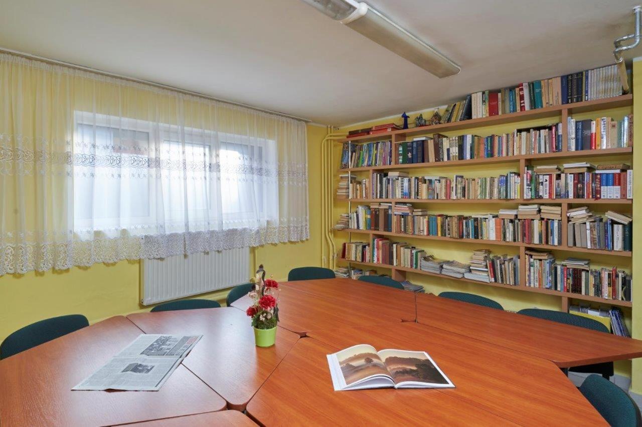 Szkolne Schronisko Mlodziezowe W Olsztynie Hostel ออลชติน ภายนอก รูปภาพ